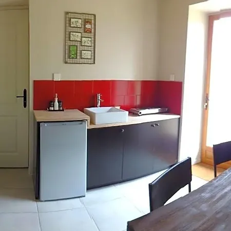 Terres De La Grange Bed & Breakfast 3*